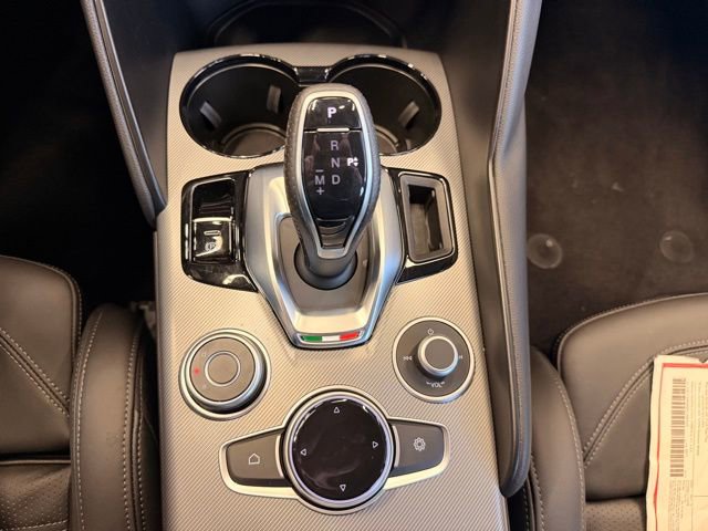 Used 2024 Alfa Romeo Giulia Veloce image 23