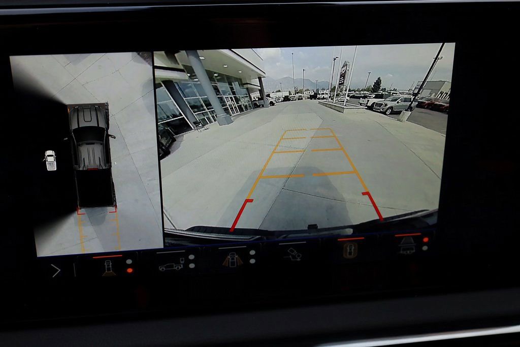 Used 2025 GMC Sierra 3500 AT4 w/ AT4 Premium Plus Package image 17