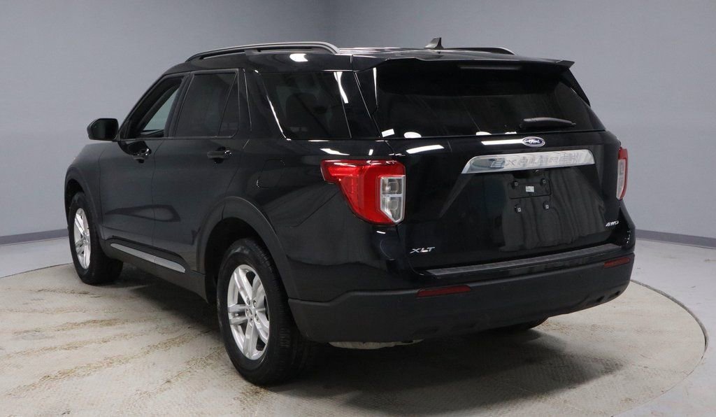 Certified 2023 Ford Explorer XLT image 9