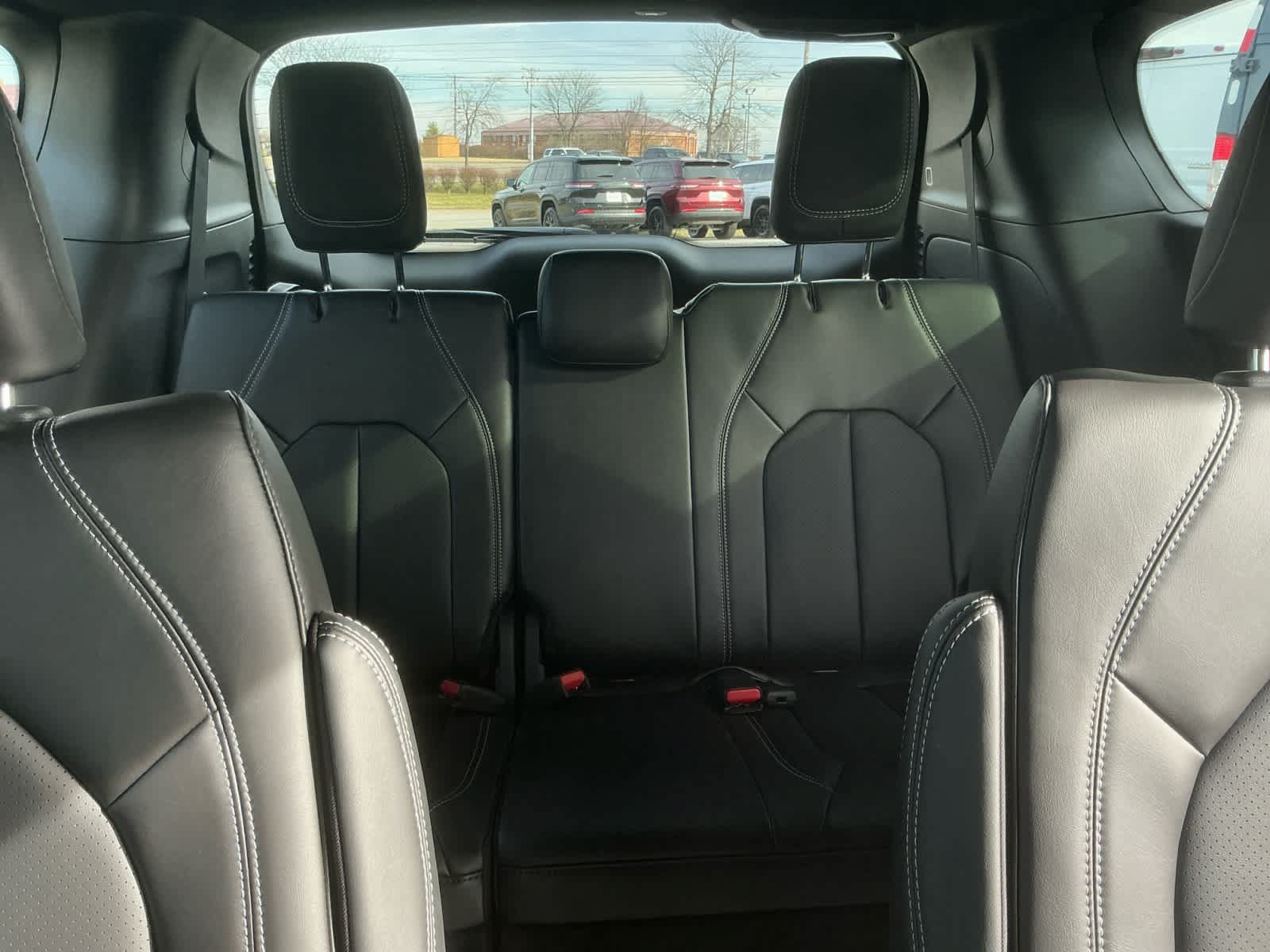 New 2026 Chrysler Pacifica Select FWD image 25