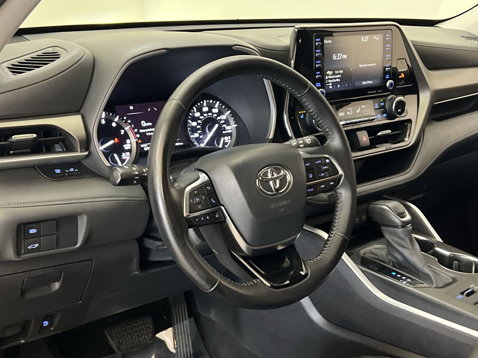 Used 2021 Toyota Highlander XLE image 20