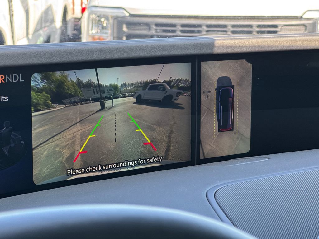 Used 2025 Lincoln Nautilus Premier AWD/4WD image 27