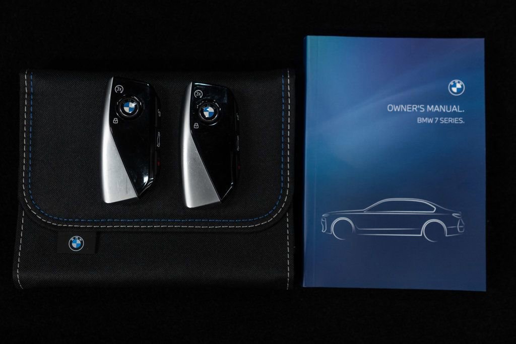 Used 2025 BMW 760i xDrive image 58