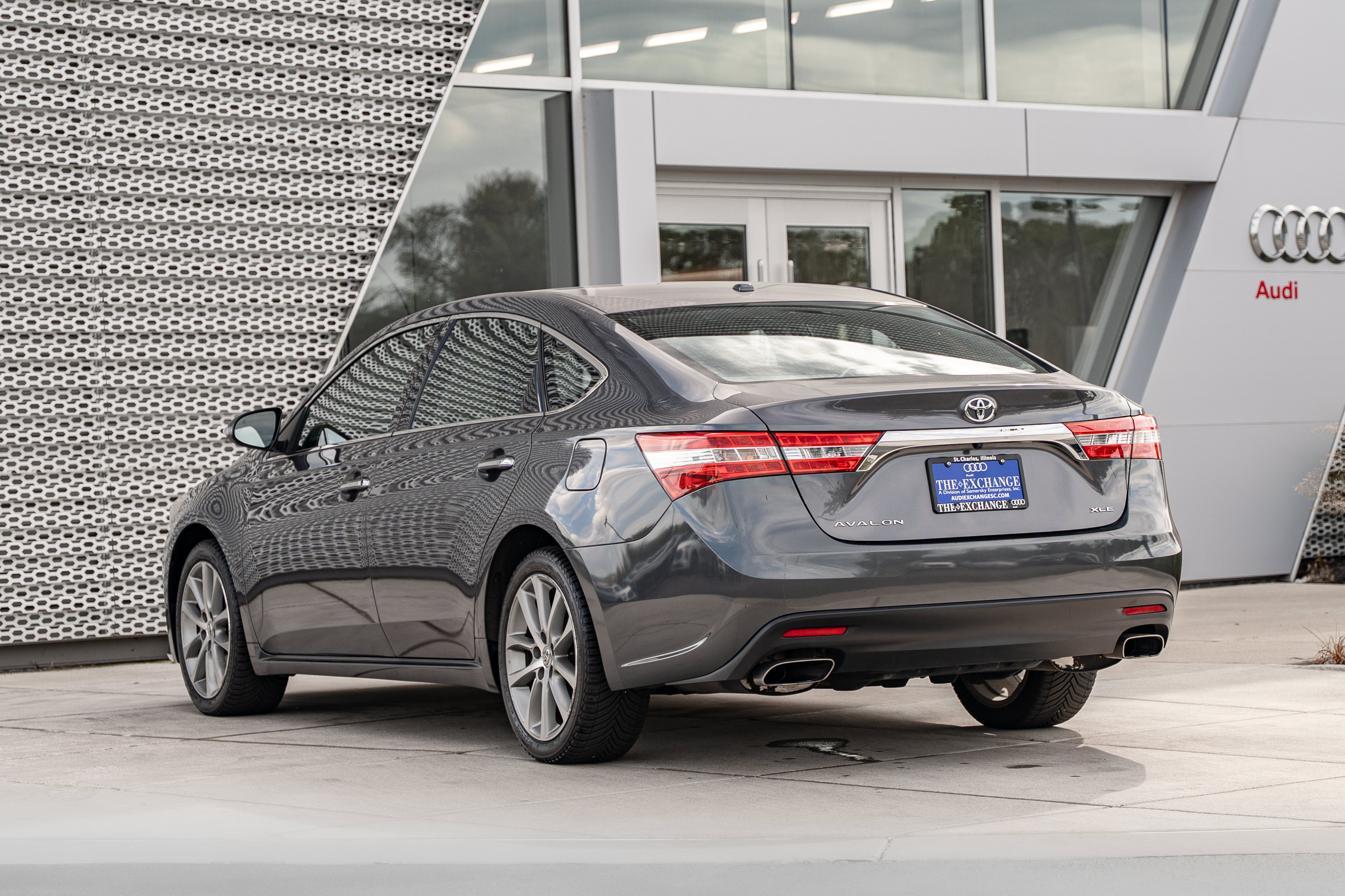 Used 2015 Toyota Avalon XLE Touring FWD image 5