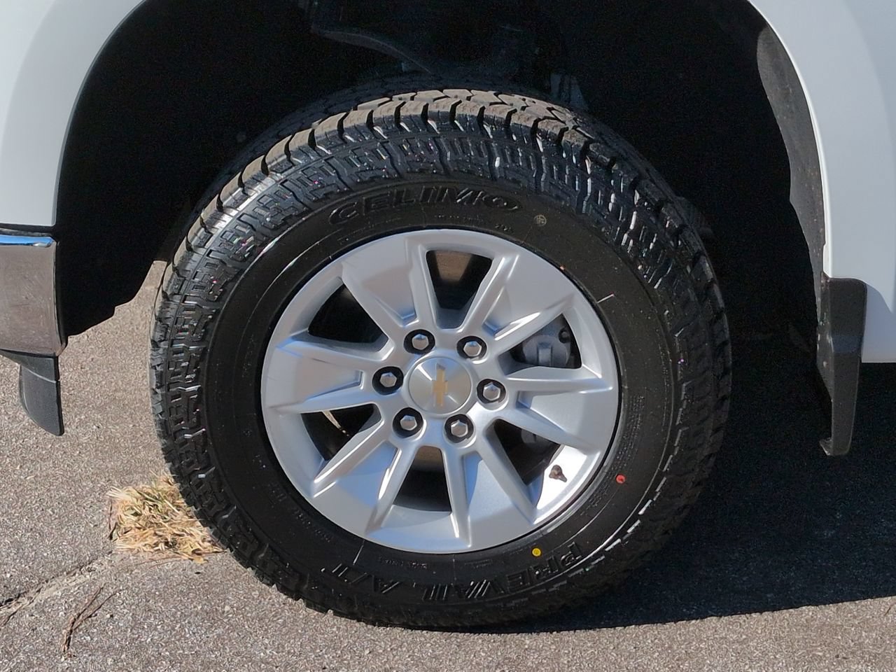 Used 2024 Chevrolet Silverado 1500 LT RWD image 11