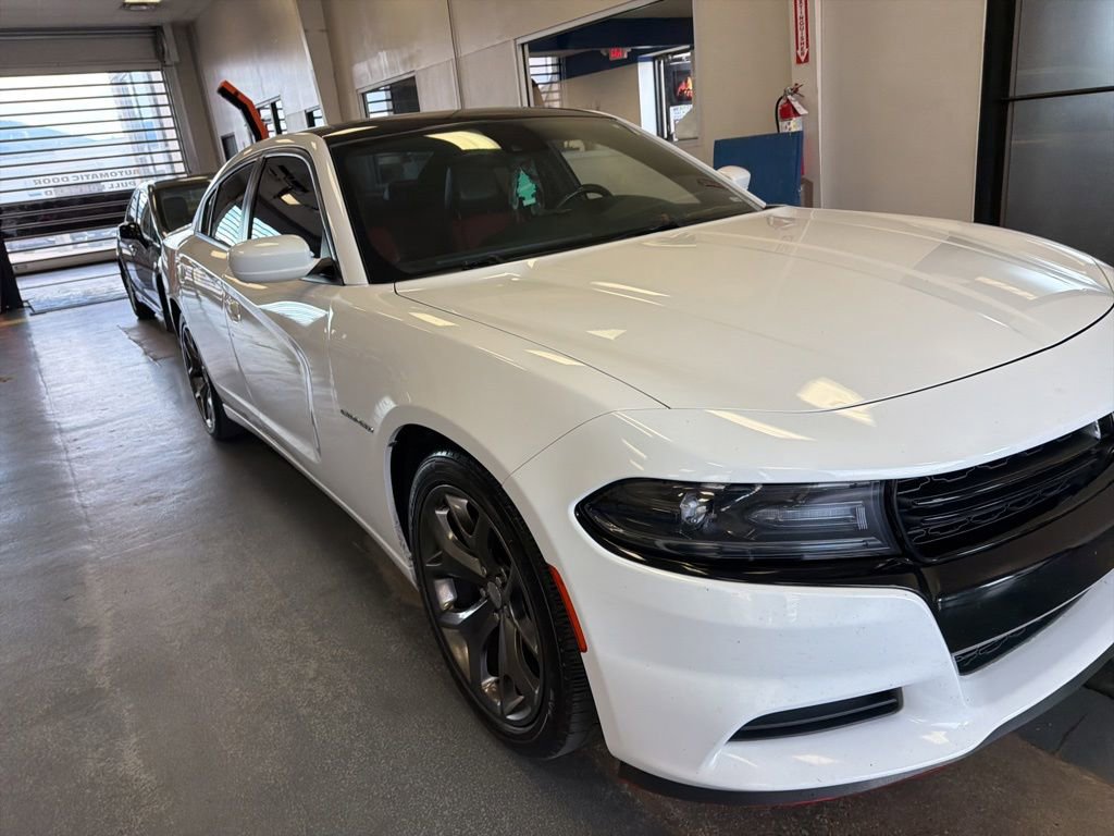 Used 2016 Dodge Charger SXT w/ Premium Group RWD image 1