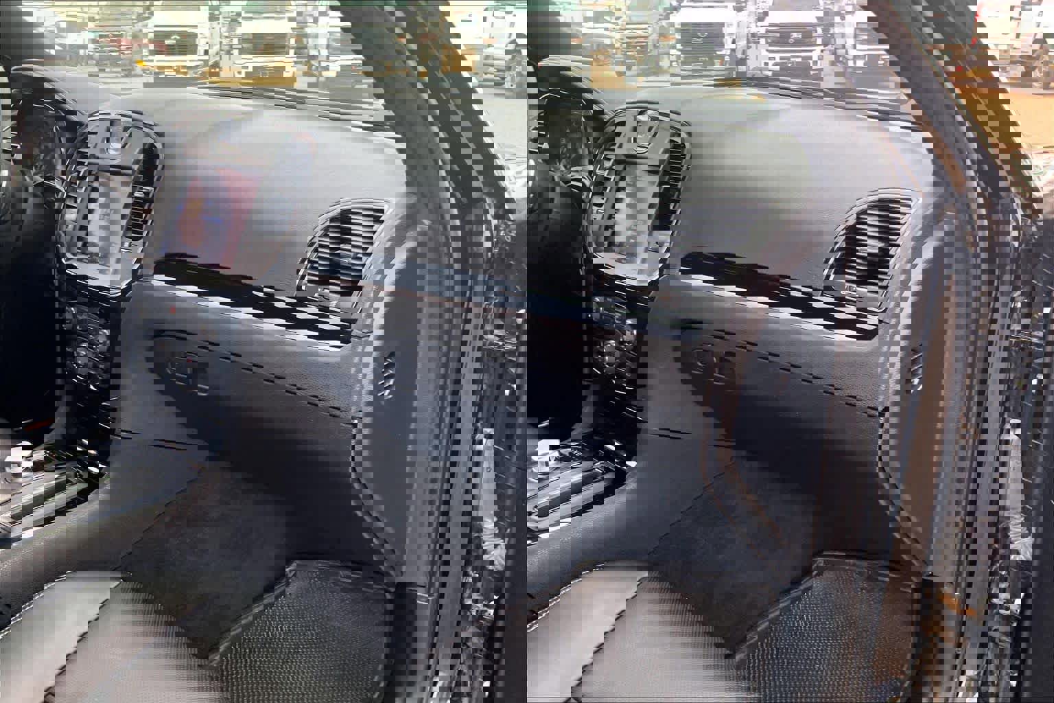 Used 2023 Chrysler 300 S w/ Comfort Group RWD image 19