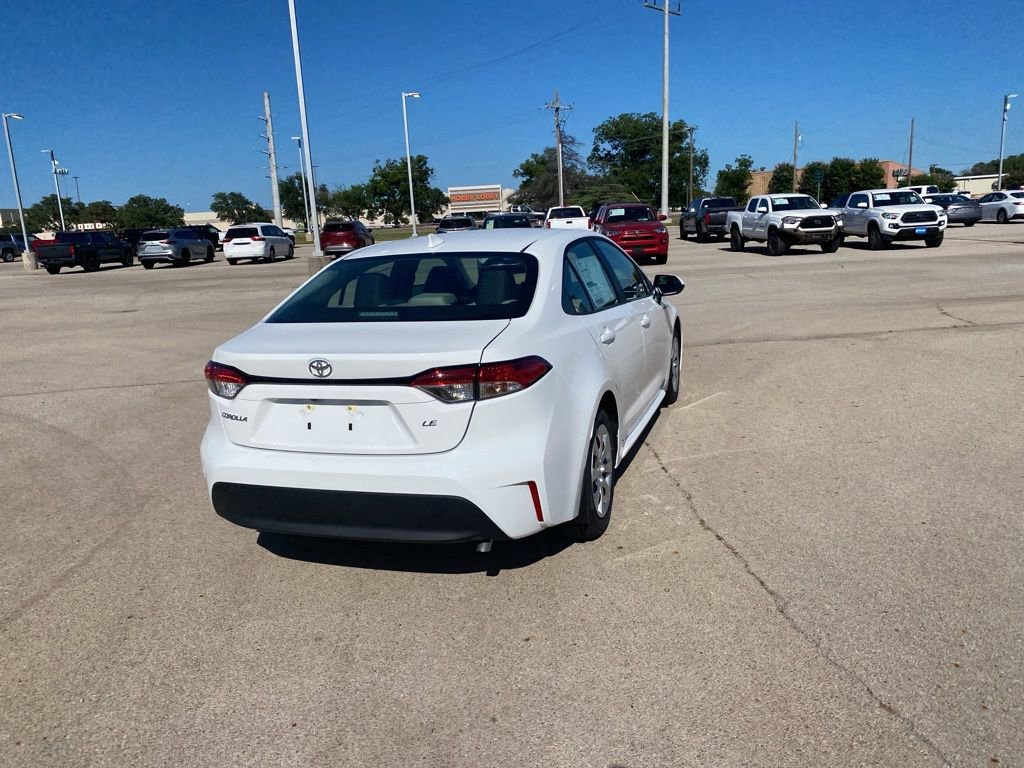 Used 2025 Toyota Corolla LE image 9