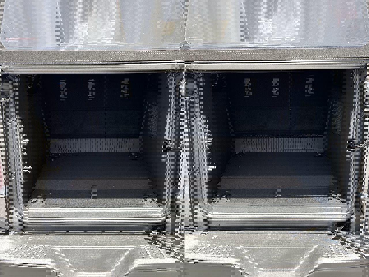 New 2025 Ford Bronco Badlands image 9