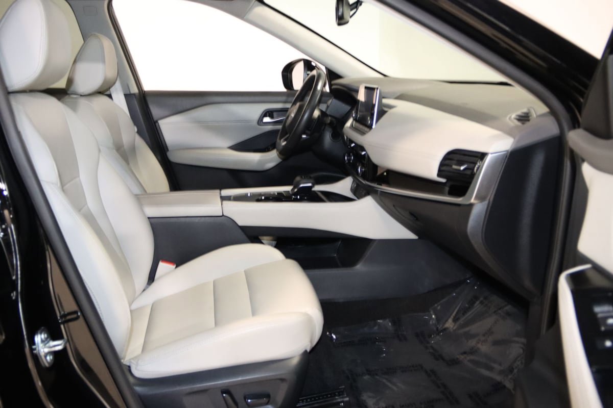 Used 2023 Nissan Rogue SL image 47