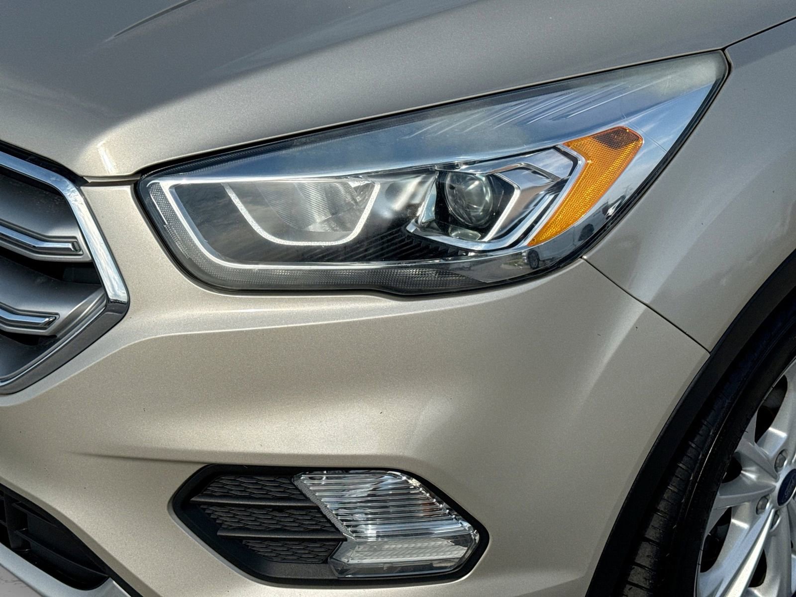 Used 2017 Ford Escape SE w/ Equipment Group 201A image 9