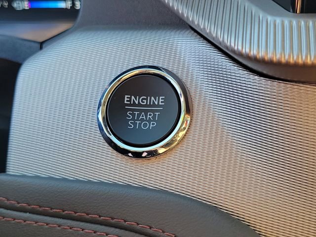 Used 2025 Ford Explorer Active w/ Active Comfort Package RWD image 13