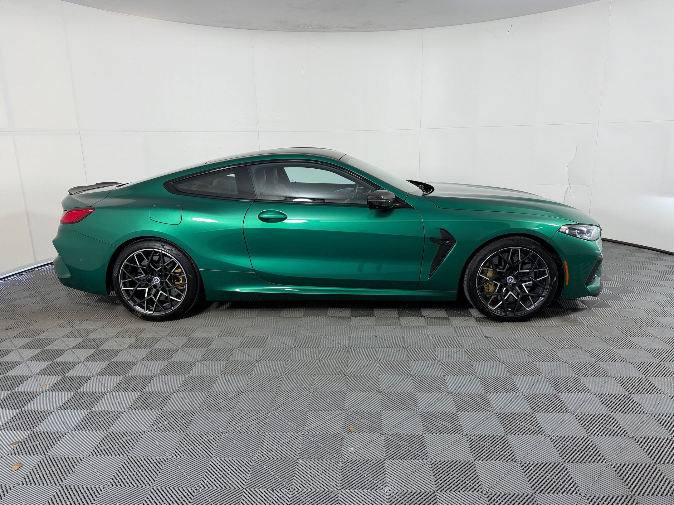 Used 2023 BMW M8 Competition w/ M Carbon Exterior Package AWD/4WD image 8