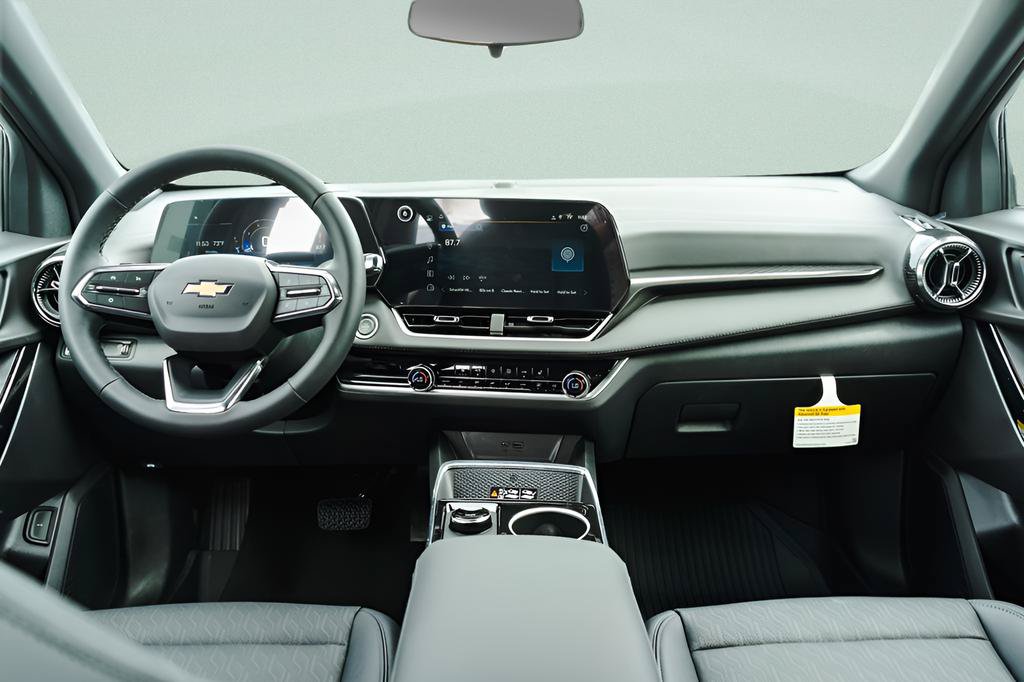 New 2026 Chevrolet Equinox LT w/ Convenience Package II FWD image 8
