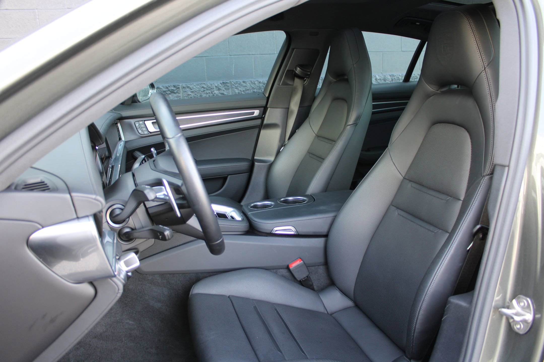 Certified 2023 Porsche Panamera Platinum Edition image 5