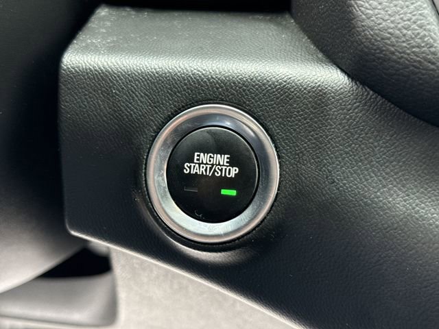 Used 2022 GMC Terrain SLE w/ Driver Convenience Package image 16