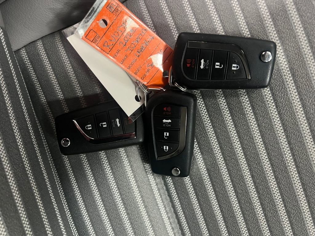 Used 2024 Toyota Camry SE FWD image 31