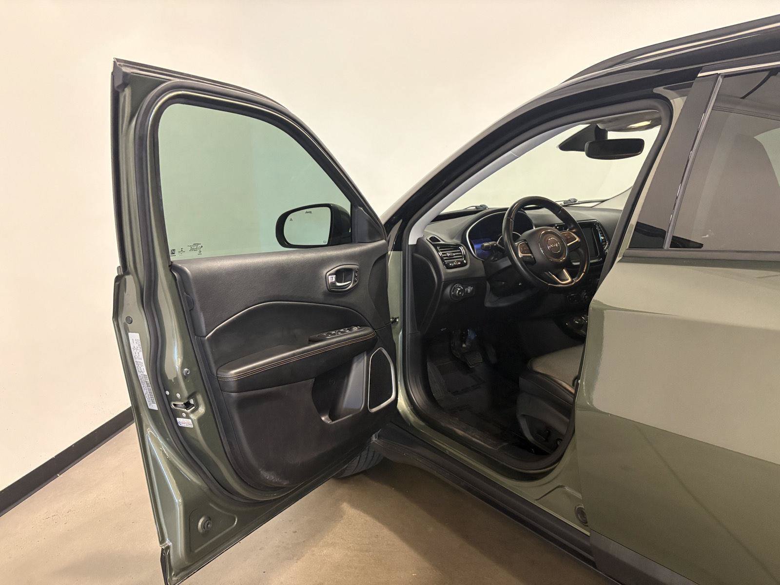 Used 2020 Jeep Compass Limited w/ Safety & Security Group AWD/4WD image 9