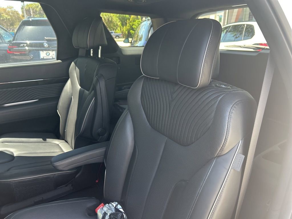 Used 2023 Hyundai Palisade Calligraphy image 48