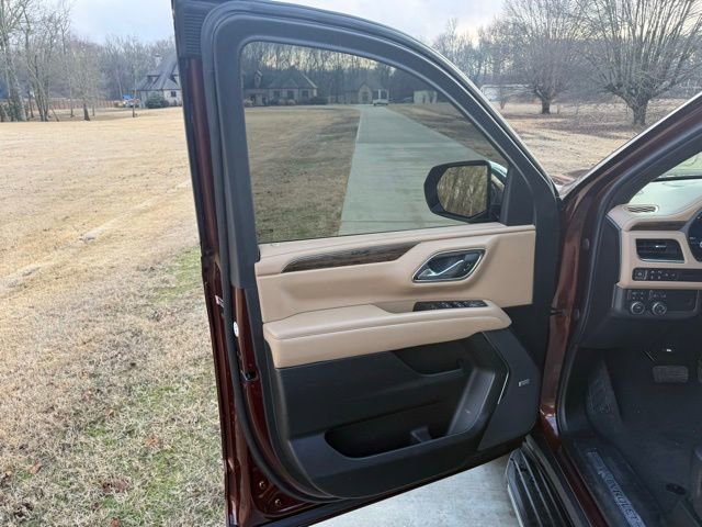Used 2022 Chevrolet Tahoe Premier w/ Texas Edition AWD/4WD image 17