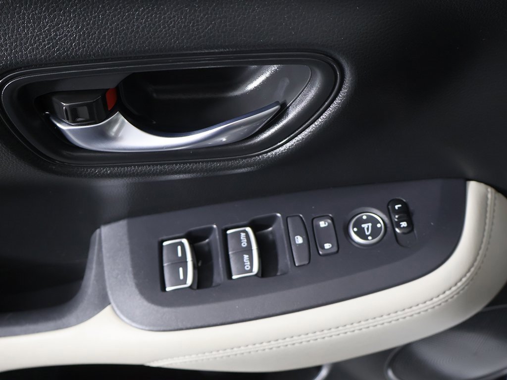 Used 2025 Honda HR-V EX-L image 30