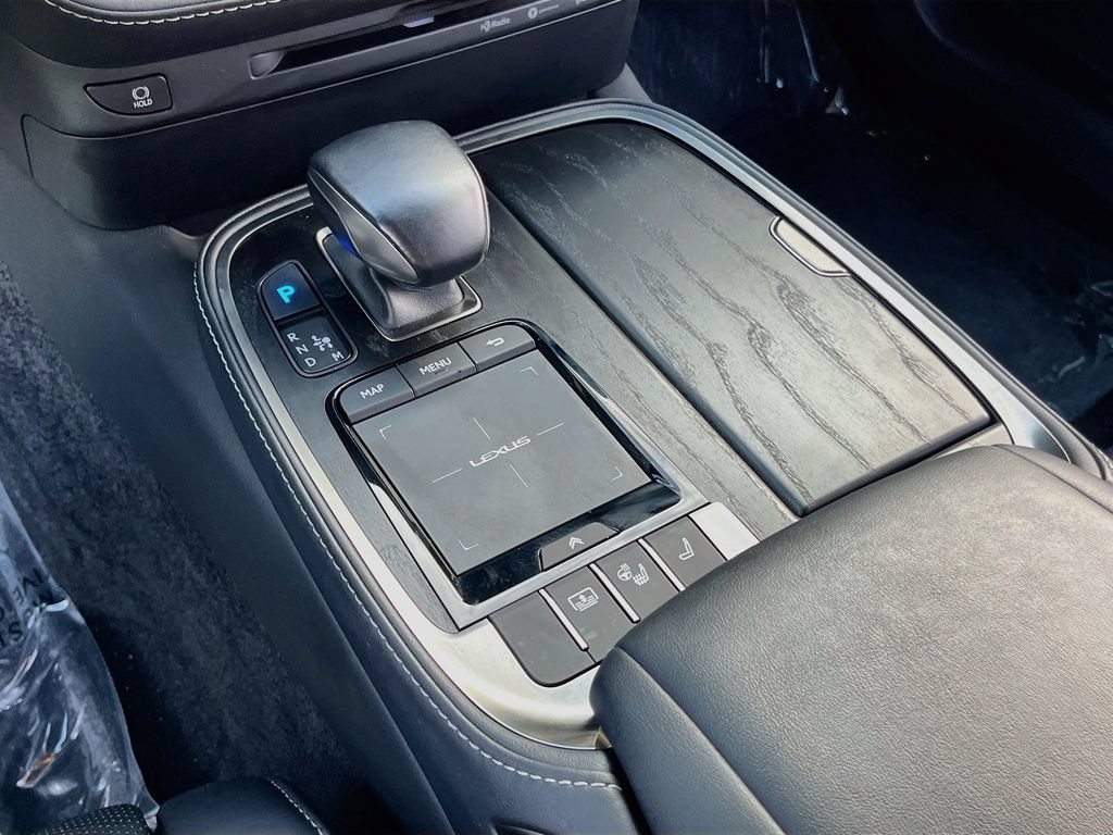 Used 2022 Lexus LS 500 w/ Accessory Package (Z2) RWD image 17