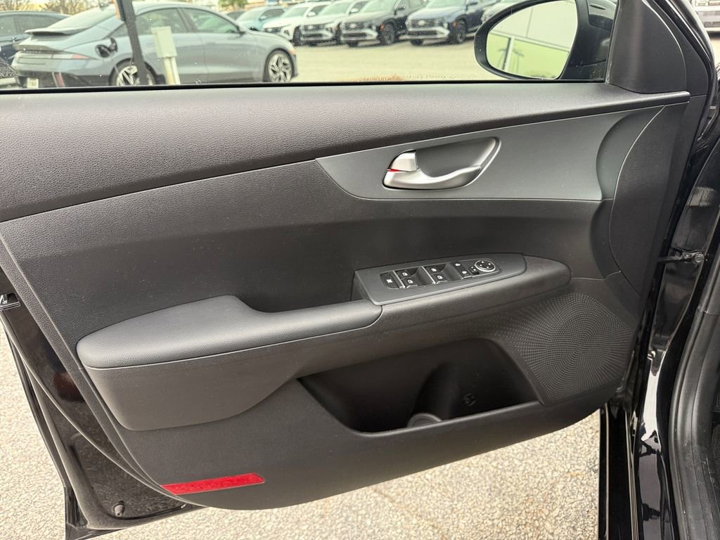 Used 2021 Kia Forte Sedan image 11