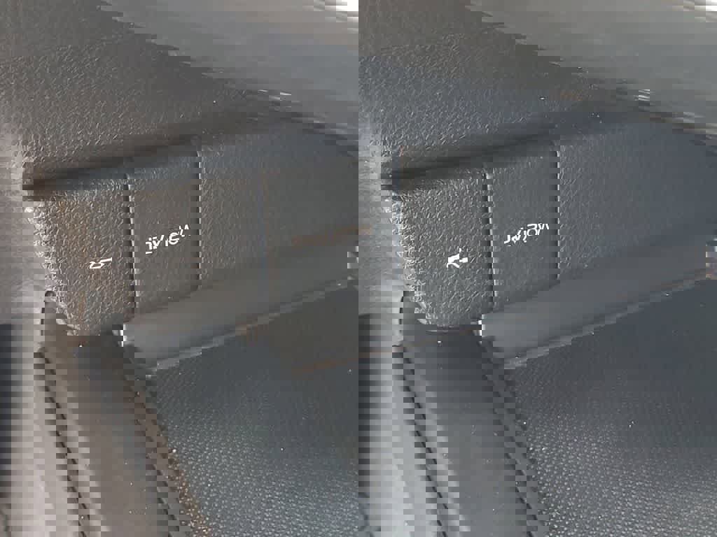 Used 2020 Toyota Camry LE image 29