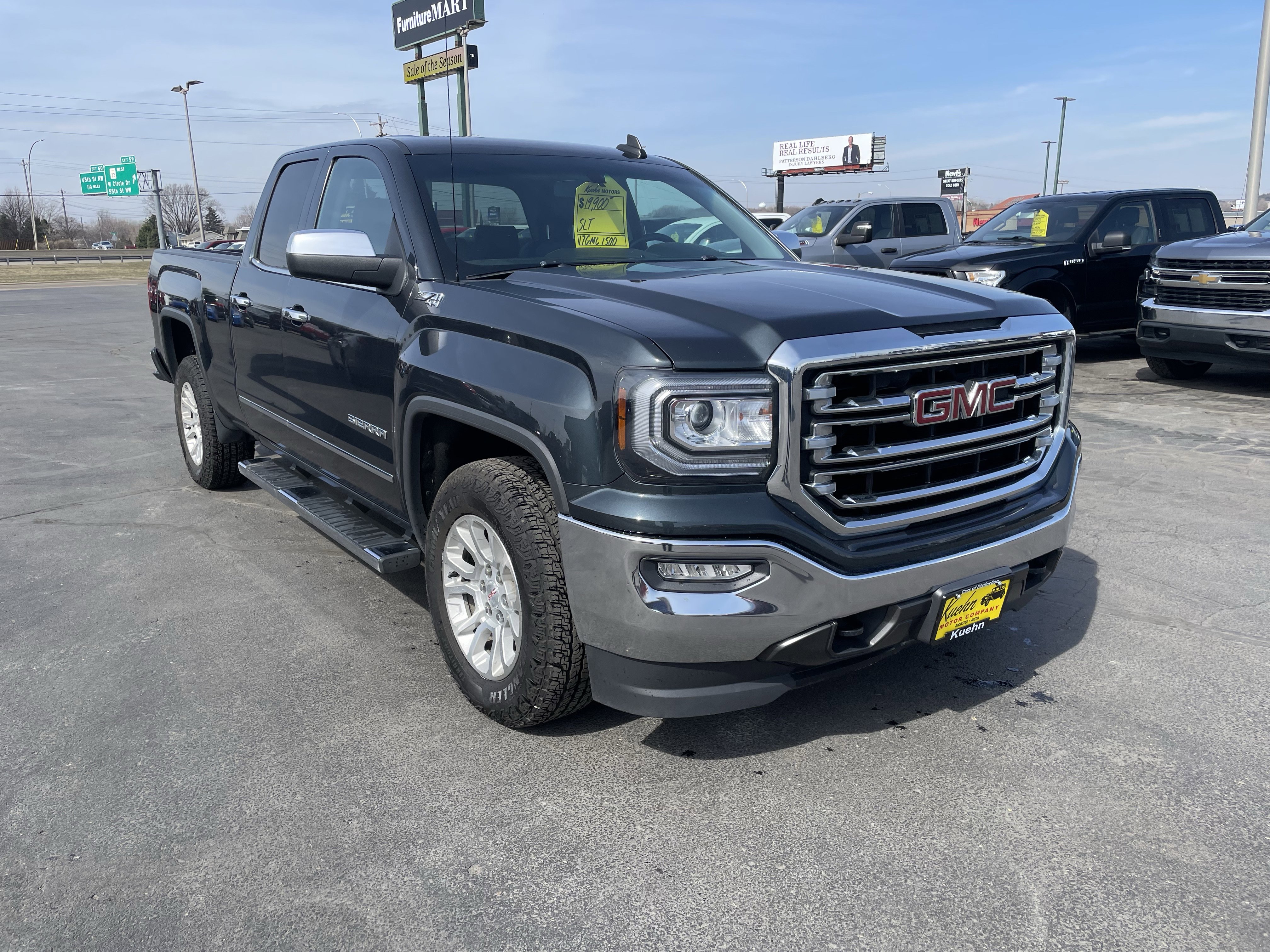 Used 2017 GMC Sierra 1500 SLT w/ SLT Premium Package image 2