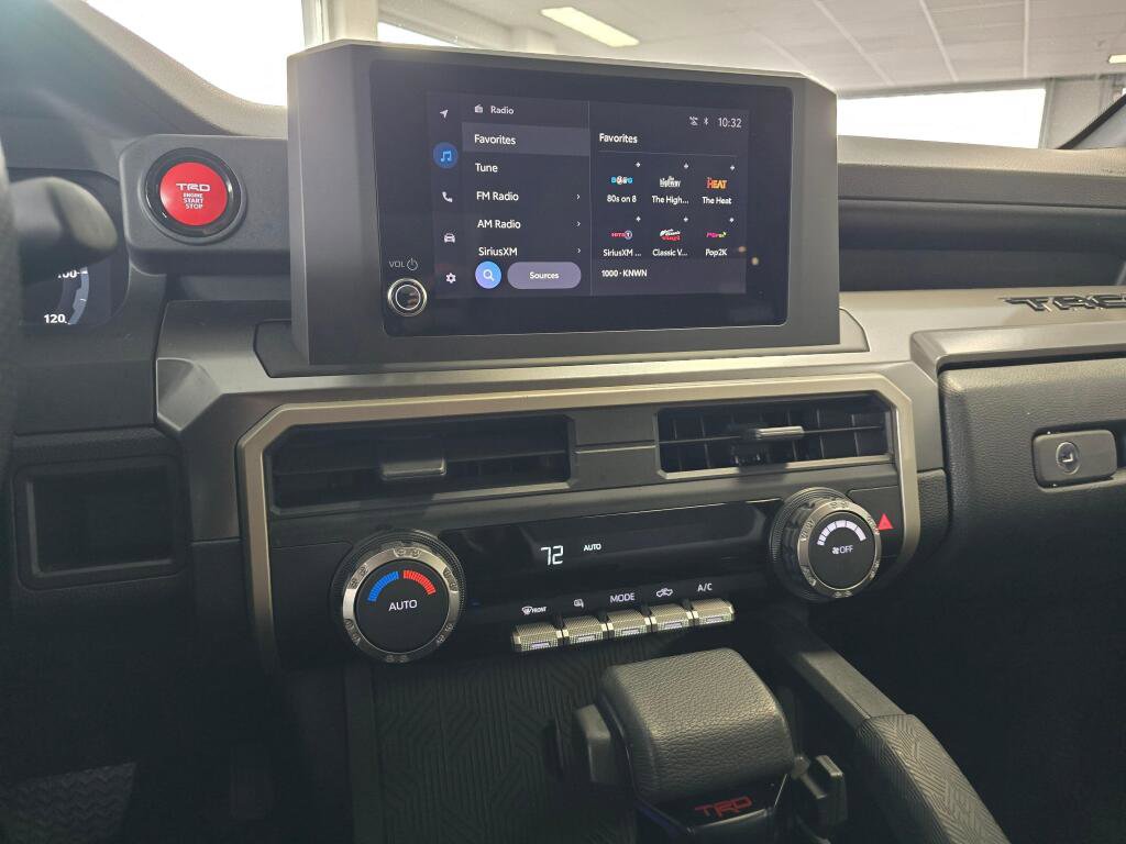 Certified 2024 Toyota Tacoma TRD Off-Road AWD/4WD image 27
