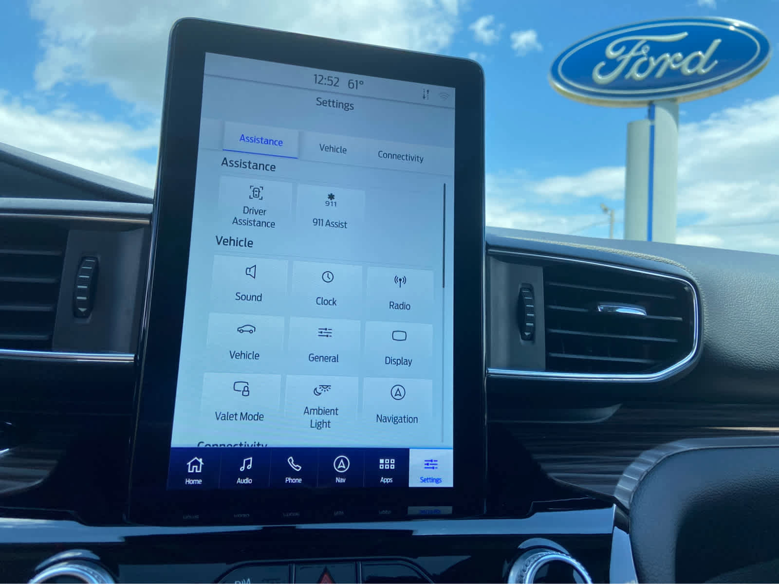 Used 2023 Ford Explorer Limited w/ Limited Technology Package AWD/4WD image 46