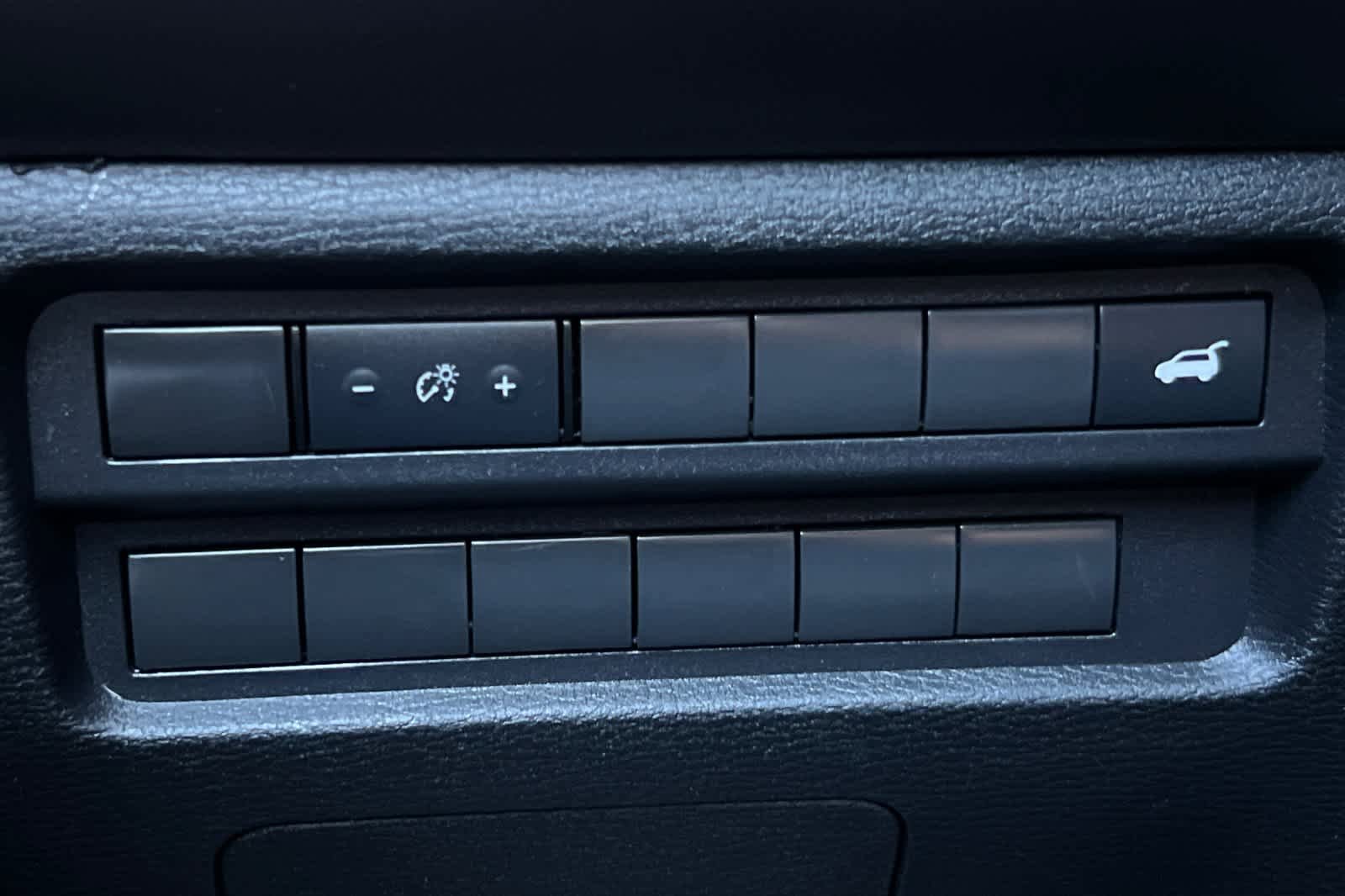 Used 2023 Mitsubishi Outlander SE image 32
