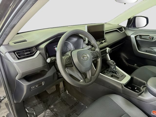 Used 2023 Toyota RAV4 LE FWD image 9