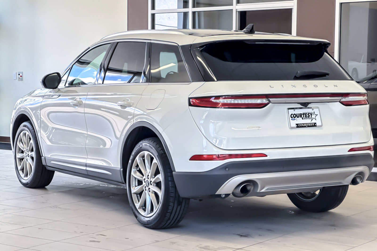 Certified 2022 Lincoln Corsair AWD w/ Premium Package image 6