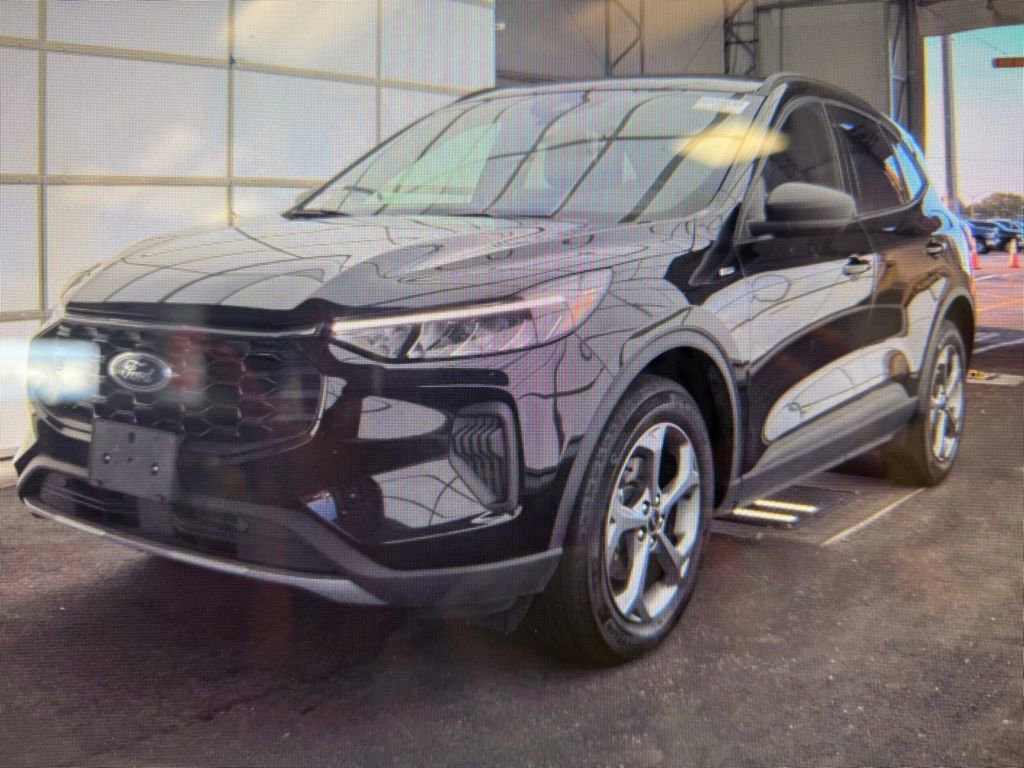 Used 2025 Ford Escape ST-Line AWD/4WD image 1