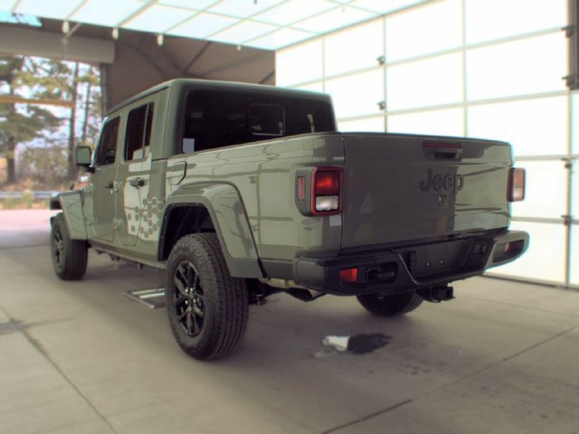 Used 2023 Jeep Gladiator Sport AWD/4WD image 5
