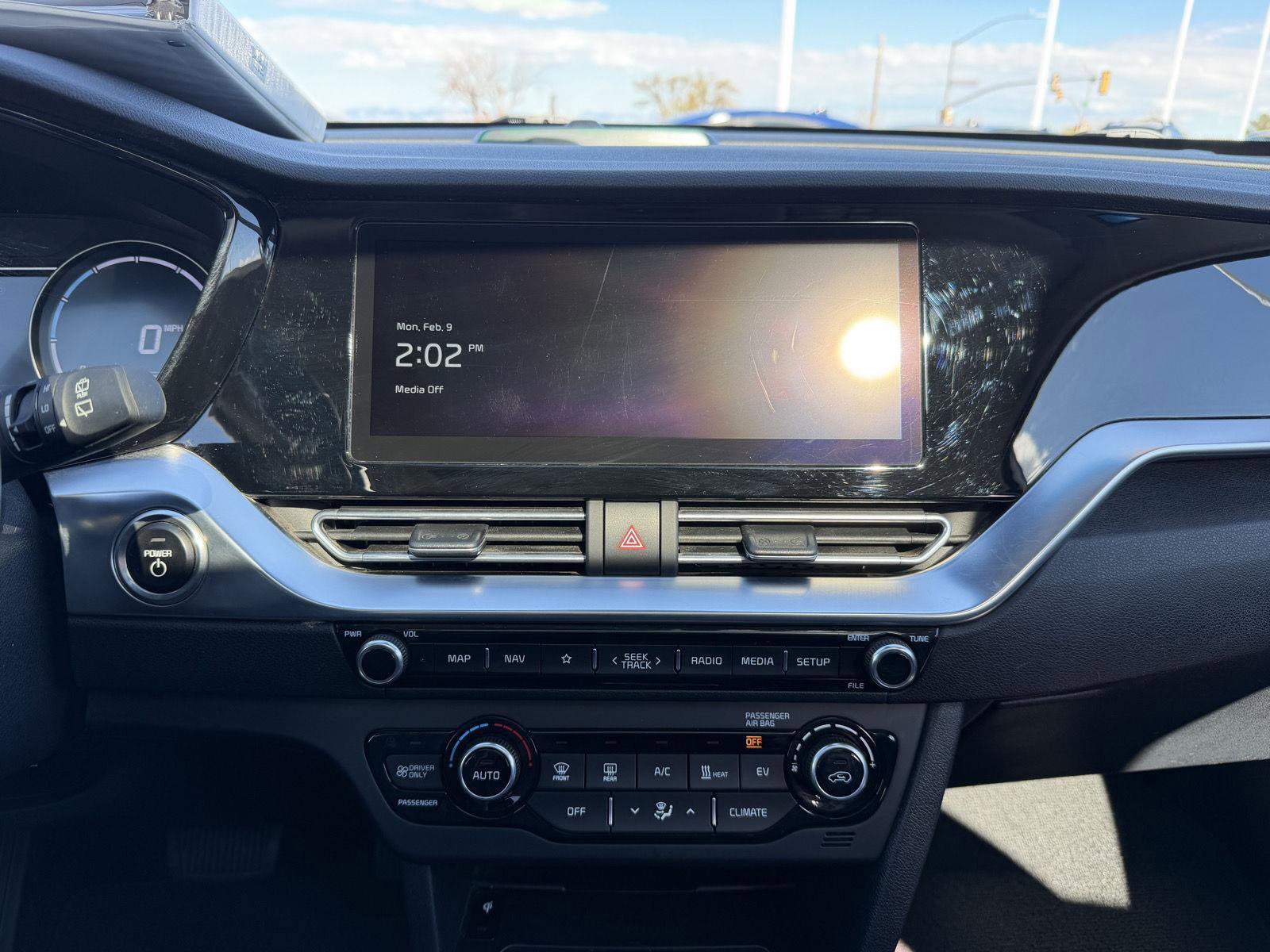 Used 2022 Kia Niro EX Premium w/ Cold Weather Package image 30