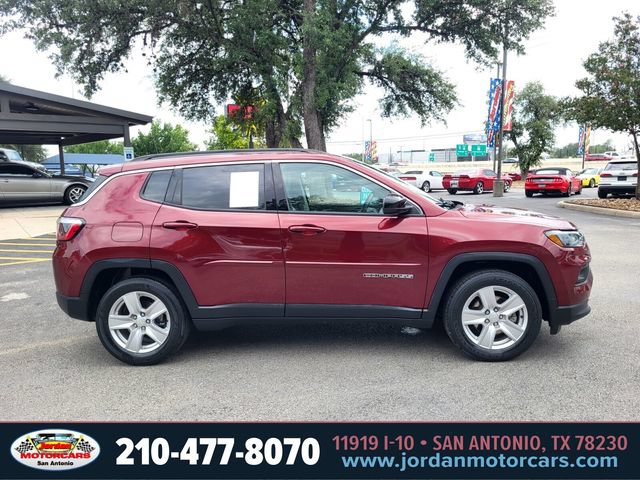 Used 2022 Jeep Compass Latitude FWD image 6