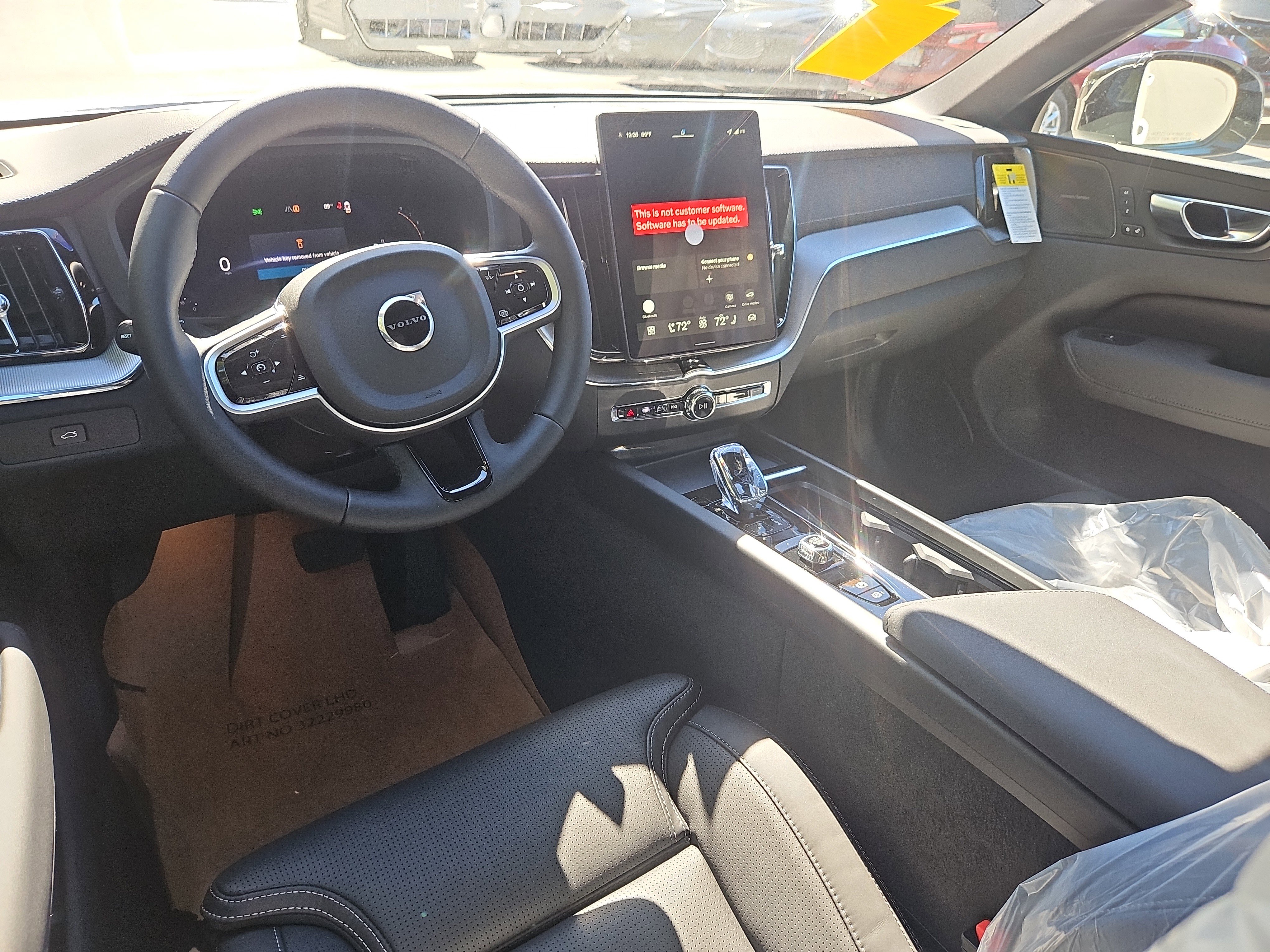 New 2026 Volvo XC60 B5 Ultra w/ Protection Package Premier image 3