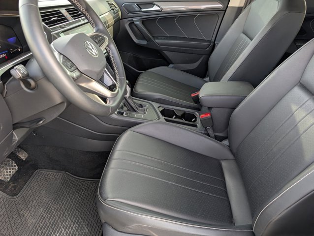 Used 2023 Volkswagen Tiguan SE image 15