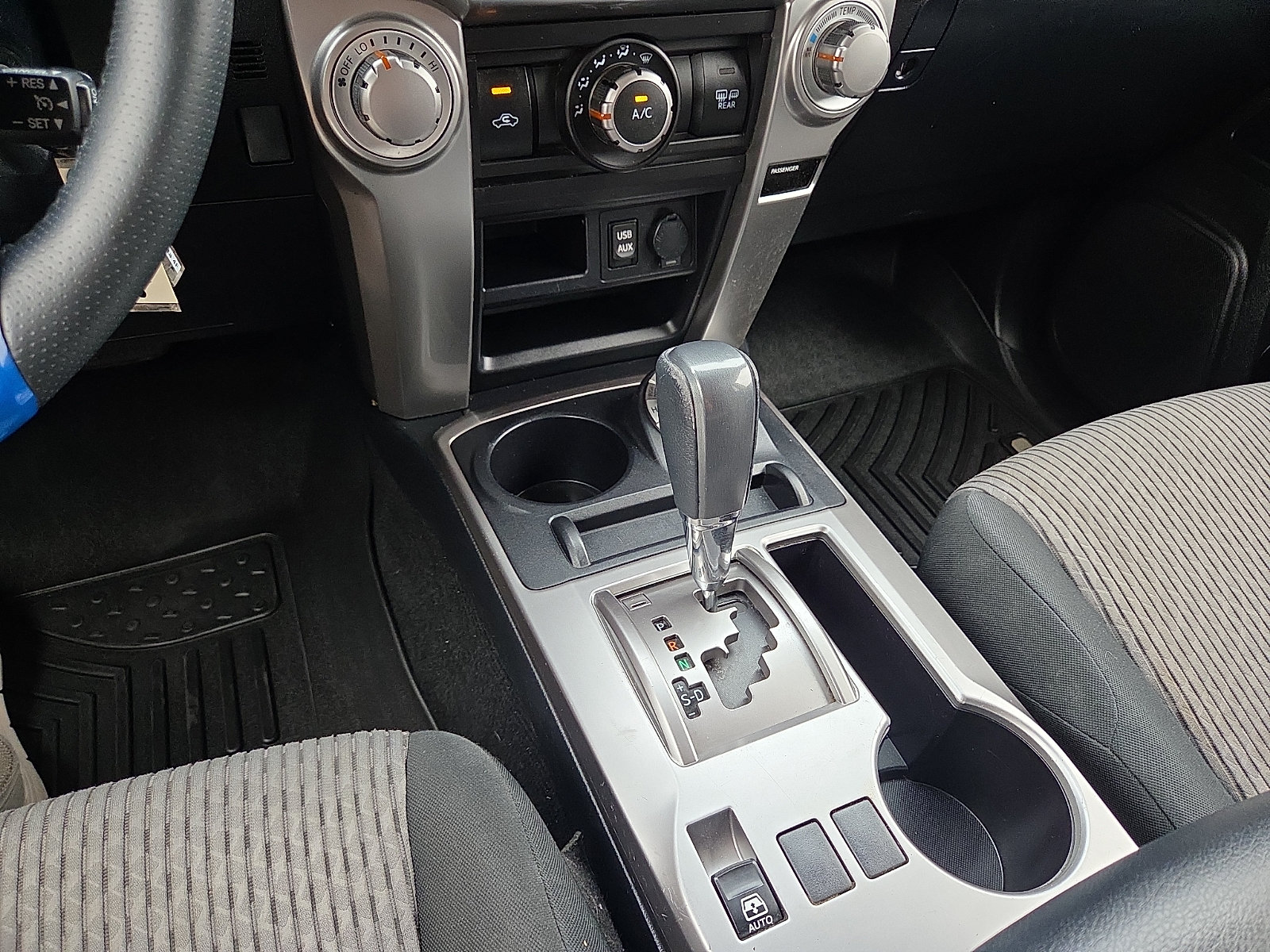 Used 2019 Toyota 4Runner SR5 AWD/4WD image 25