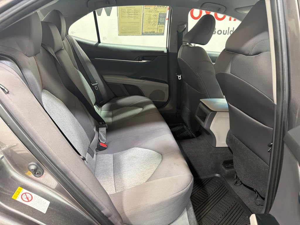 Used 2018 Toyota Camry LE FWD image 13