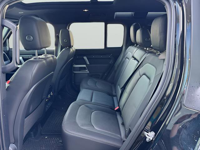 Certified 2024 Land Rover Defender 110 X-Dynamic SE image 31