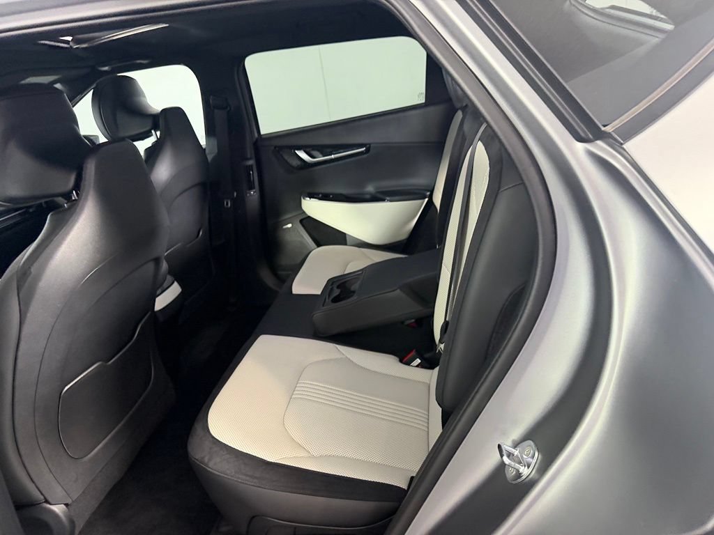 Used 2024 Kia EV6 GT-Line w/ GT-Line White Seat Package AWD/4WD image 27