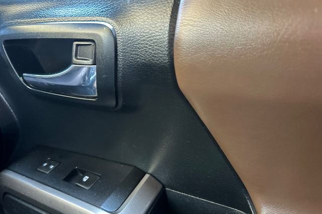 Used 2017 Toyota Tacoma Limited image 21