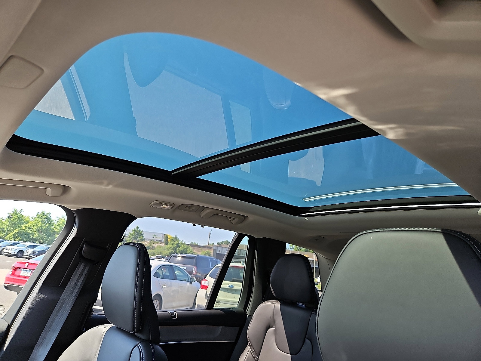 New 2026 Volvo XC90 B6 Ultra image 11