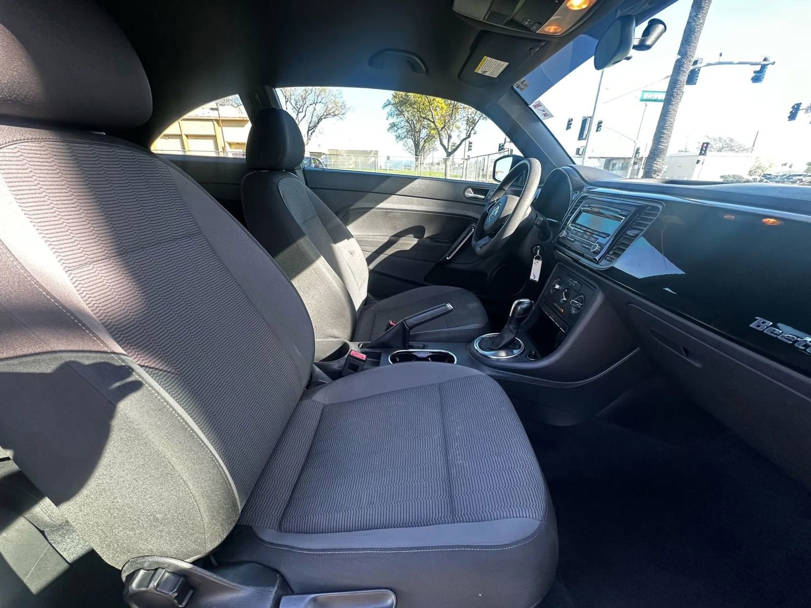 Used 2012 Volkswagen Beetle 2.5 image 8