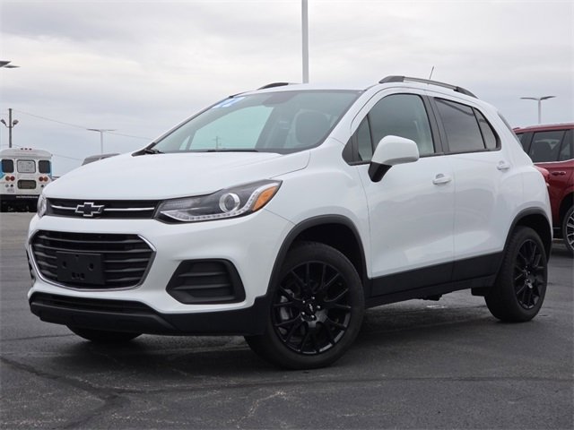 Used 2022 Chevrolet Trax LT w/ Sport Edition image 2