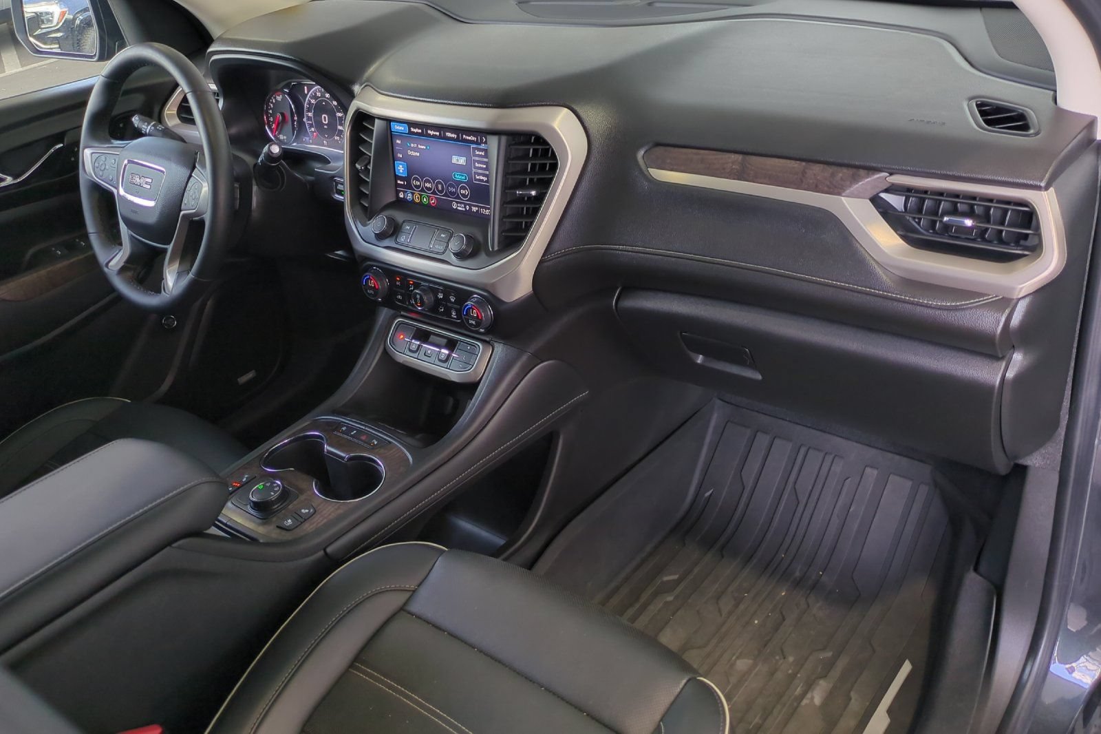 Used 2023 GMC Acadia Denali w/ Denali Ultimate Package AWD/4WD image 19