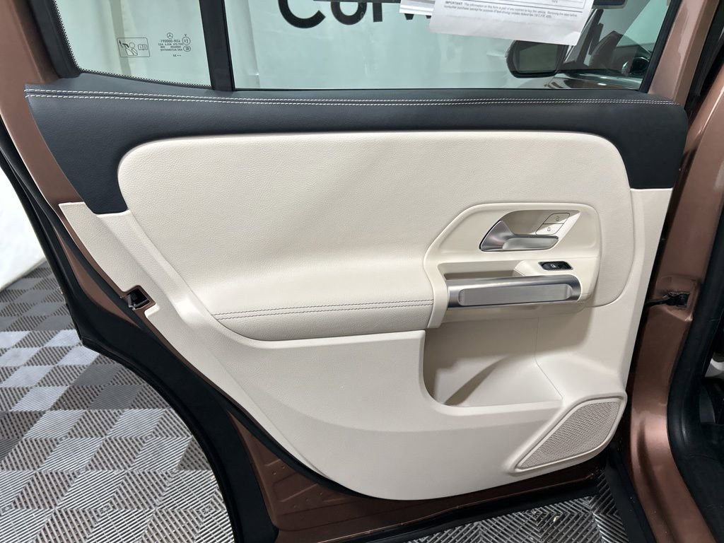 Used 2022 Mercedes-Benz GLB 250 4MATIC image 18